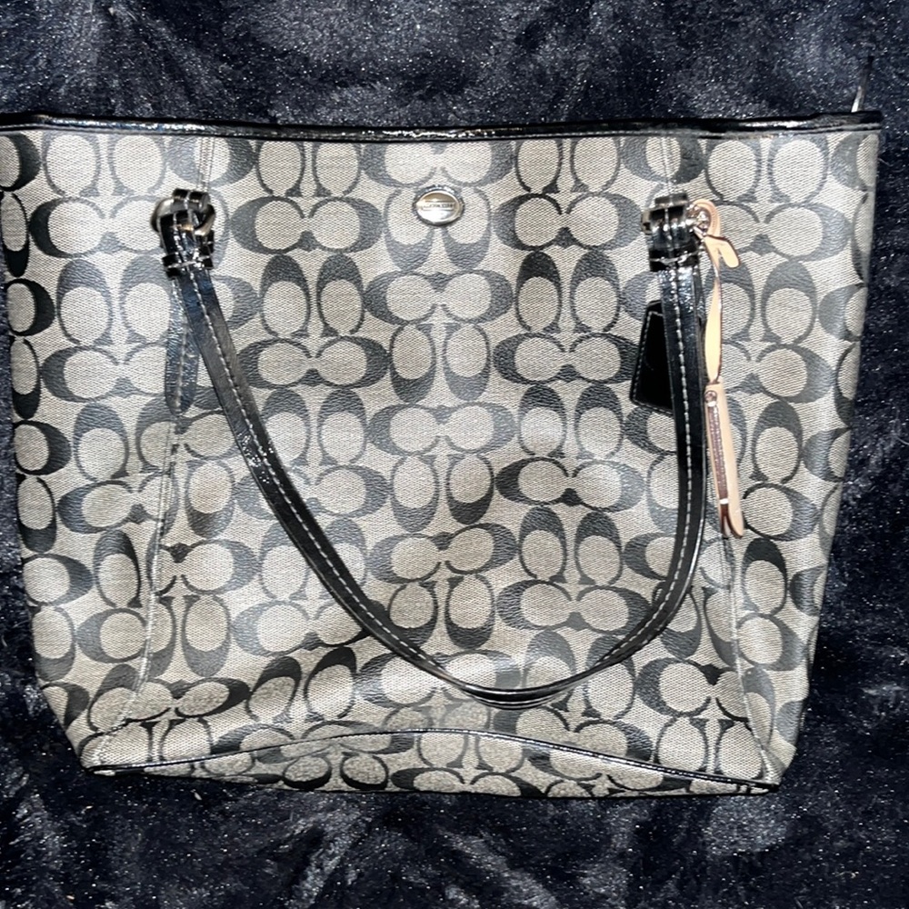 Black and grey Coach purse!